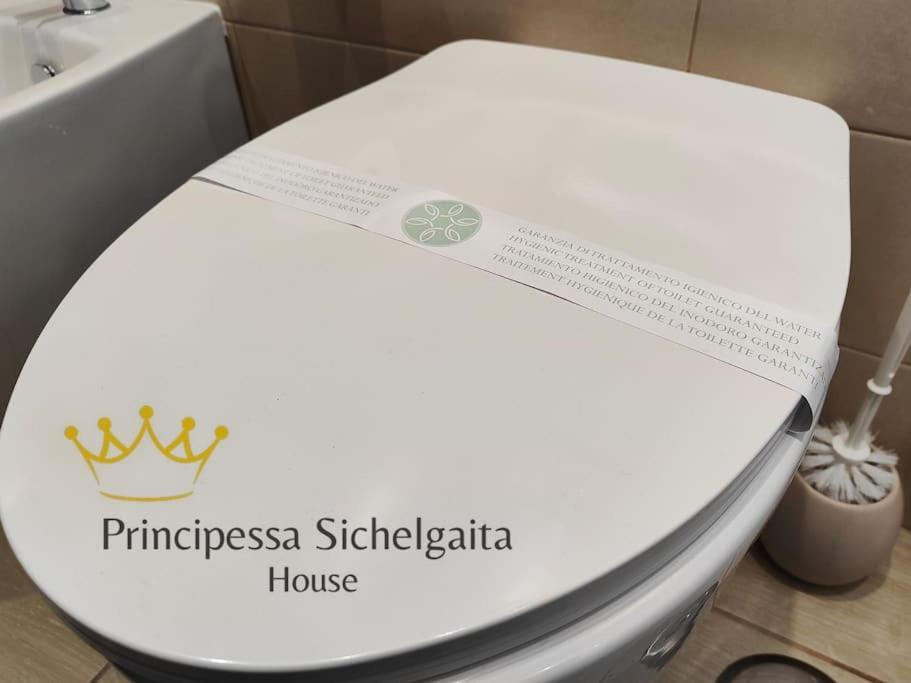 Principessa Sichelgaita House Salerno Exterior foto